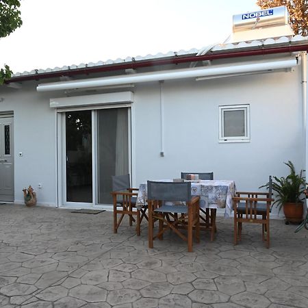 Evita'S Guesthouse Agia Marina Mikrolimanou Buitenkant foto