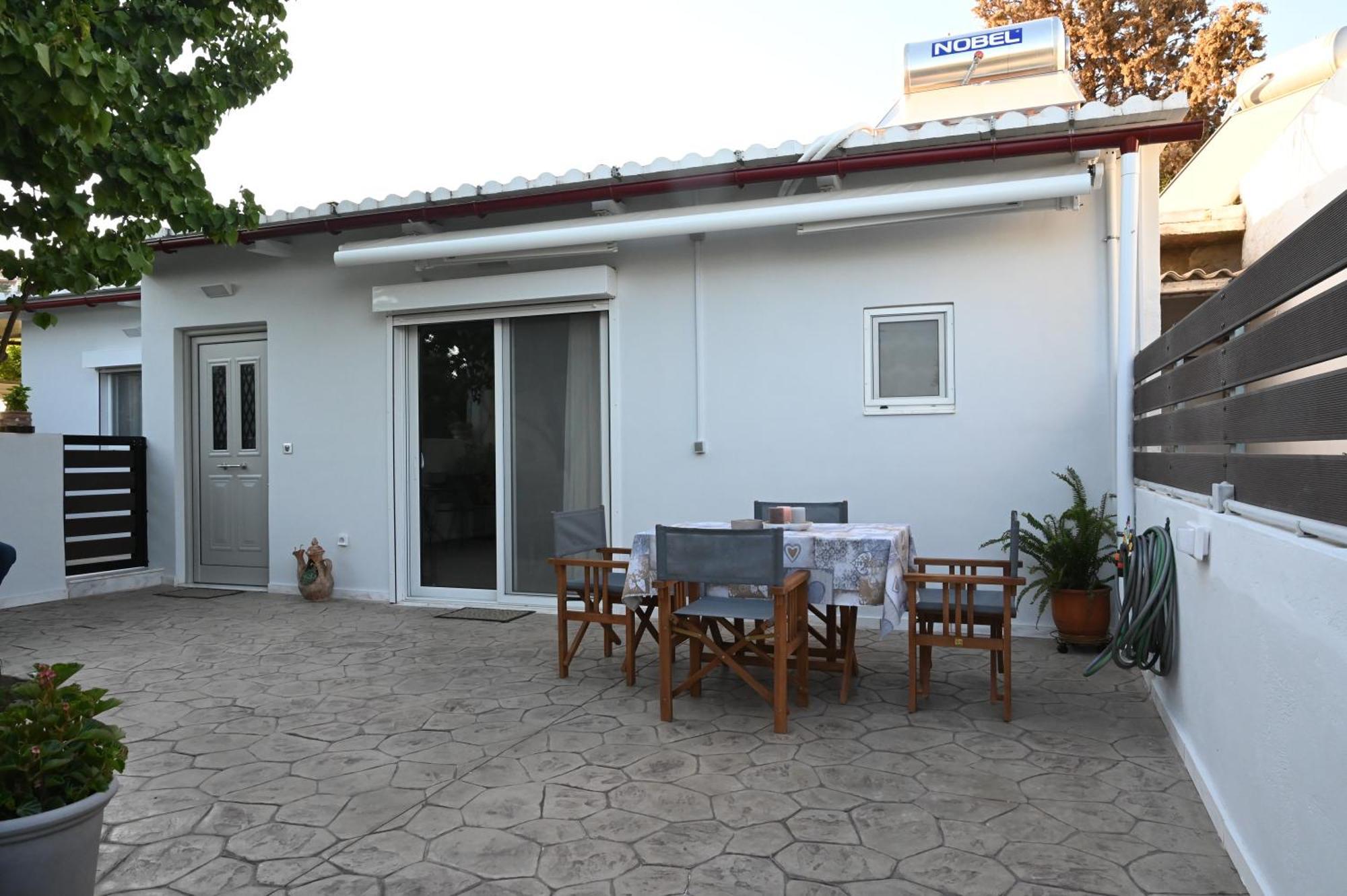 Evita'S Guesthouse Agia Marina Mikrolimanou Buitenkant foto